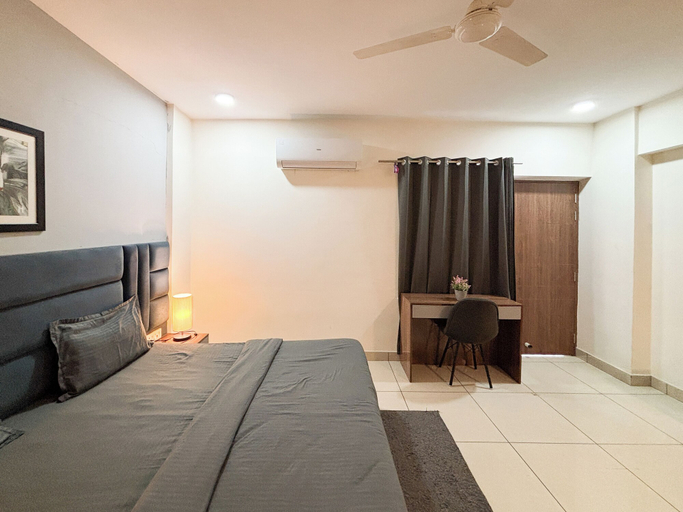 Others 5, Housr Sector 28 Golf Course Road Next To Phase 1 Metro Station, Gurgaon