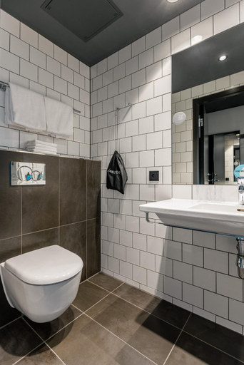 Bathroom 4, Comfort Hotel Vasteras, Västerås