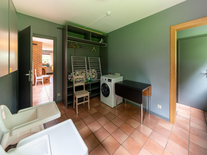Others 4, Spacious Group Stay in Wanne, Liège