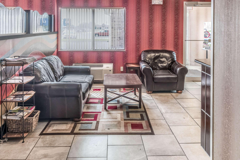 Public Area 2, Quality Inn & Suites Mankato, Blue Earth