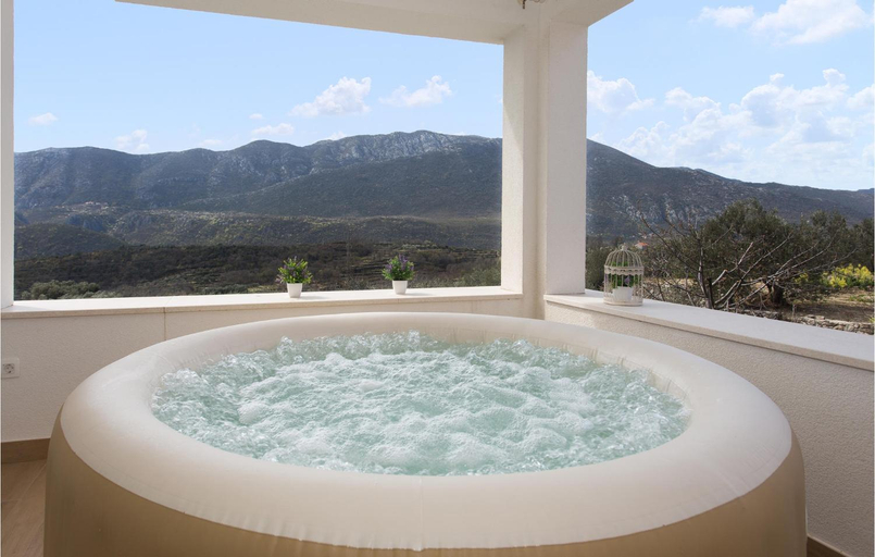 Others 5, Stunning Apartment In Podgrade With Wifi, Omiš