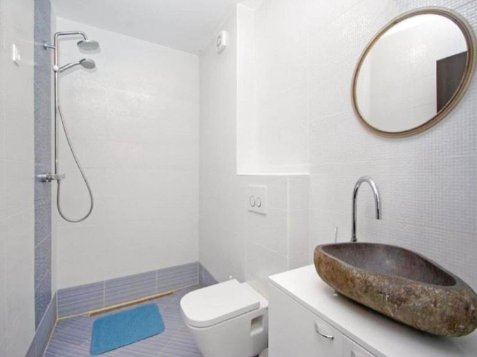 Bathroom 4, Holiday Home by the Sea with Pool, Makarska