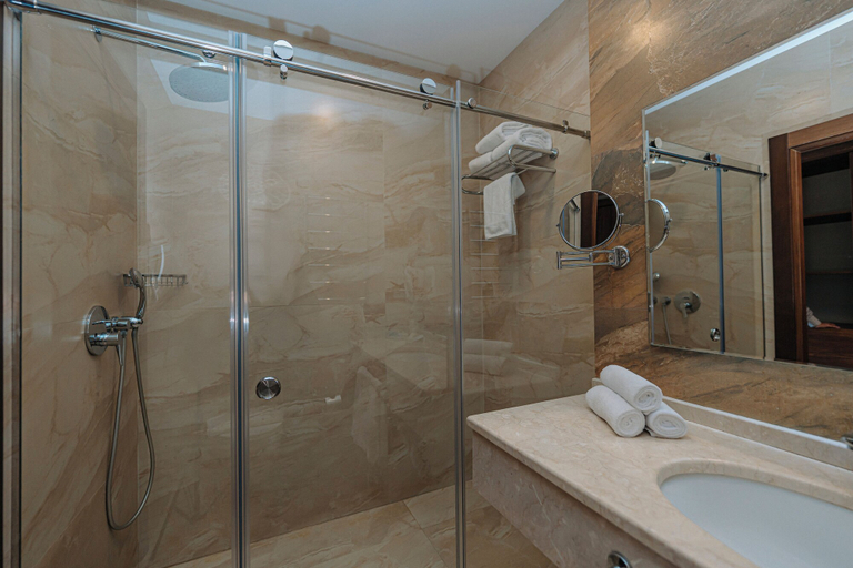Bathroom 4, City Park Inn Baku, Baku