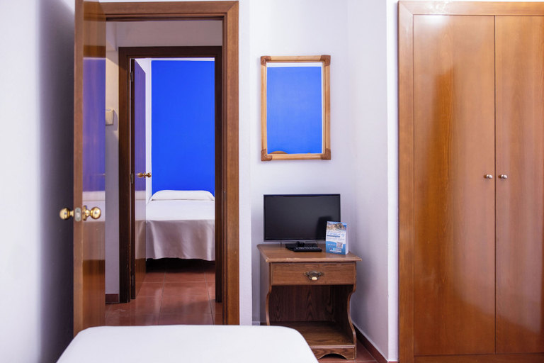 Bedroom 4, RVHotels Mar de Tossa, Girona