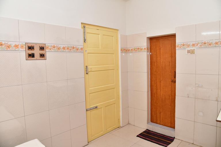 Others 5, Hotel Ganesh Lodge, Kanniyakumari