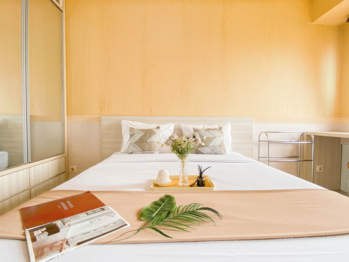 Bedroom, Relaxing Studio at Tamansari Mahogany Karawang Apartment, Karawang