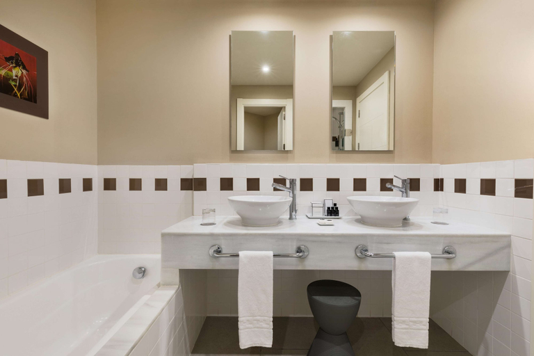 Bathroom 4, Precise Golf Resort El Rompido The Hotel, Huelva