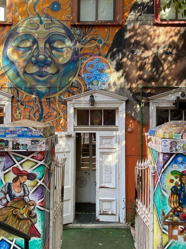 Others 3, La casa del Puerto, Valparaíso