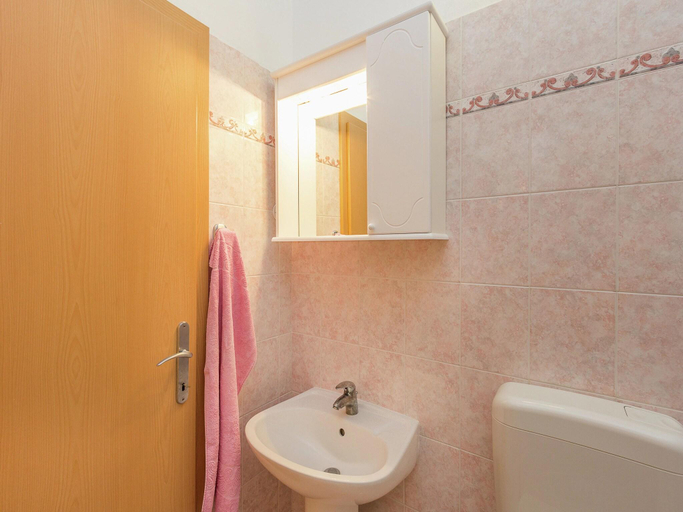 Bathroom, Apartment in Premantura with Seaview Balcony, Premantura