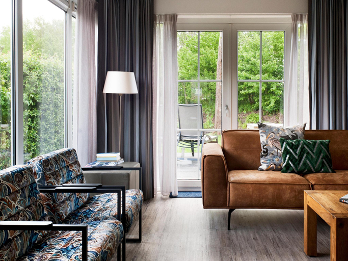 Others 4, Bungalow near De Alde Feanen with Spa, Tytsjerksteradiel