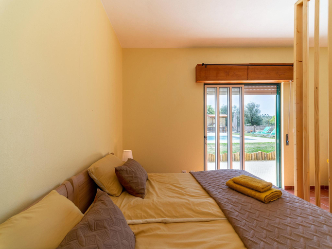 Bedroom 3, Holiday Home in Netos with Pool and Sauna, Pombal