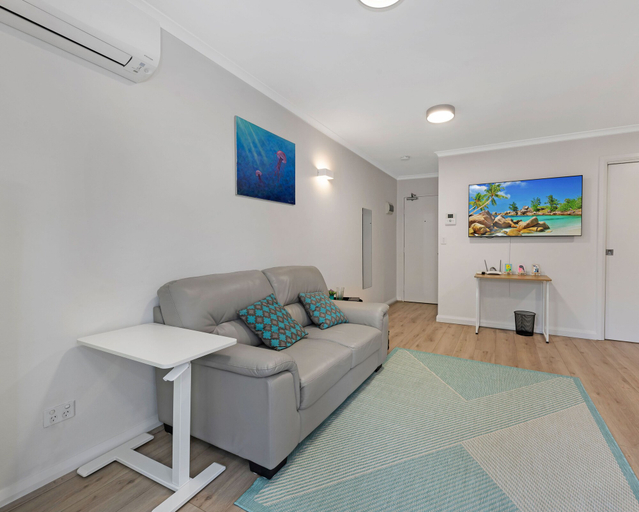 Others 4, Kozyguru | Surry Hills | Prime Location & Parking, Sydney