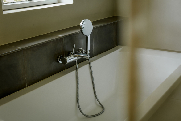 Bathroom 5, Mas des Precheurs, Bouches-du-Rhône