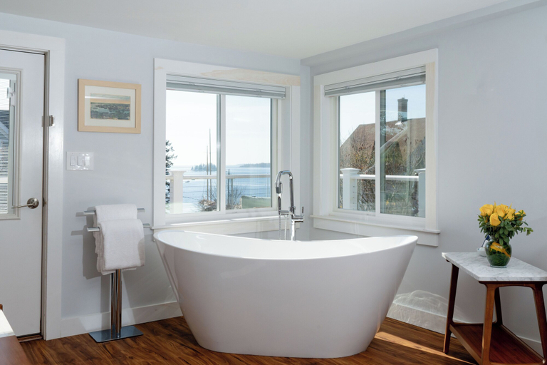 Bathroom 4, Topside Inn, Lincoln