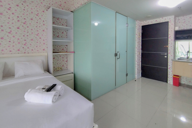 Bathroom, Comfy and Warm Studio at The Square Surabaya Apartment, Surabaya