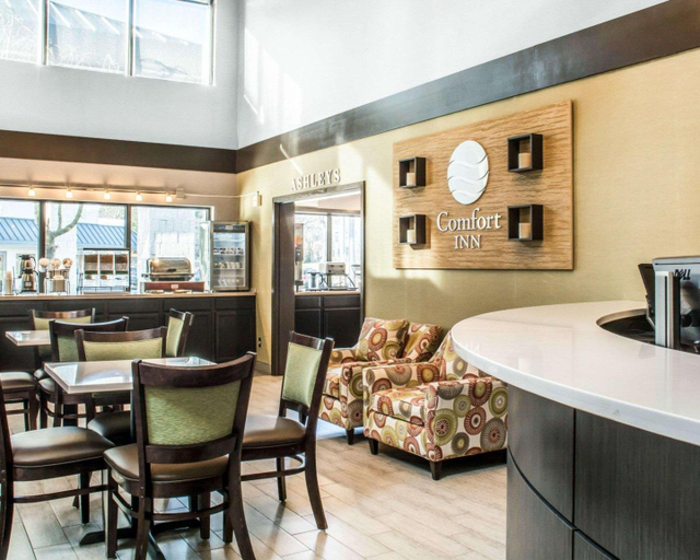 Public Area 3, Clarion Pointe Jamestown - Falconer, Chautauqua
