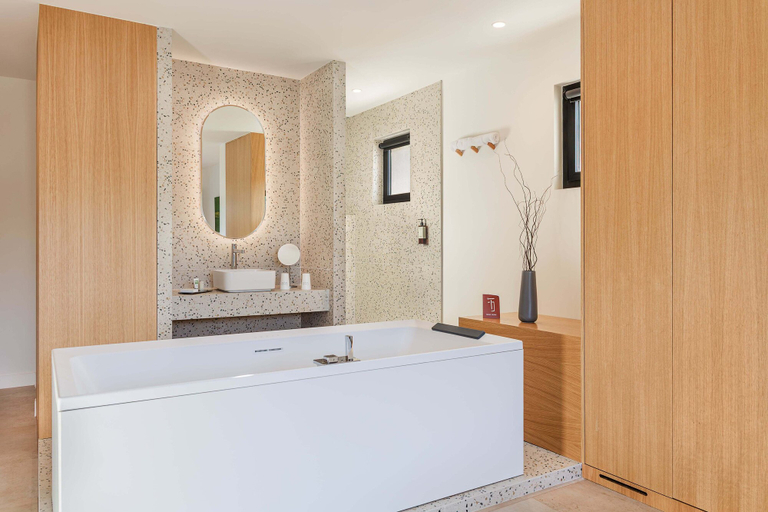 Bathroom 5, Grand Hotel du Golfe, Pyrénées-Orientales
