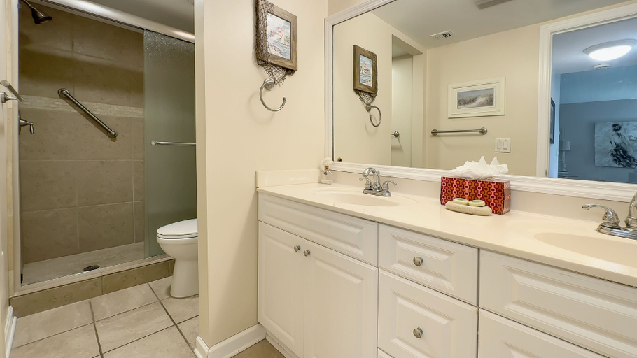 Bathroom, 1805 Bluff Villas at The Sea Pines Resort, Beaufort