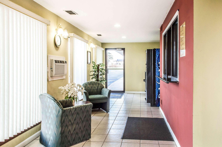 Public Area 2, Rodeway Inn Shippensburg I-81, Cumberland