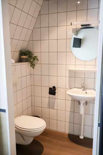 Bathroom 3, Hotel de Abdij, Haelen