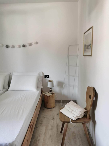 Bedroom 5, CASA ESTER, Trento