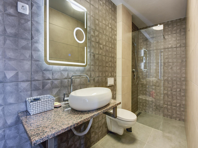 Bathroom 2, Villa in Valbandon with Private Pool, Vodnjan