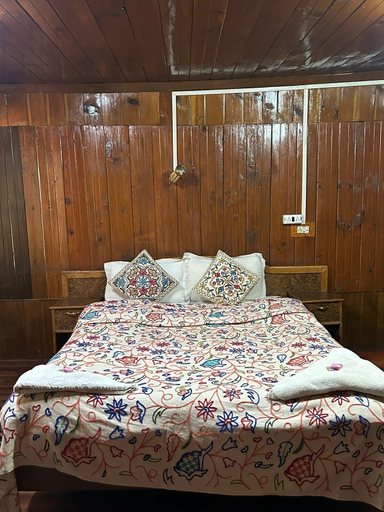 Bedroom, Brown Palace, Anantnag
