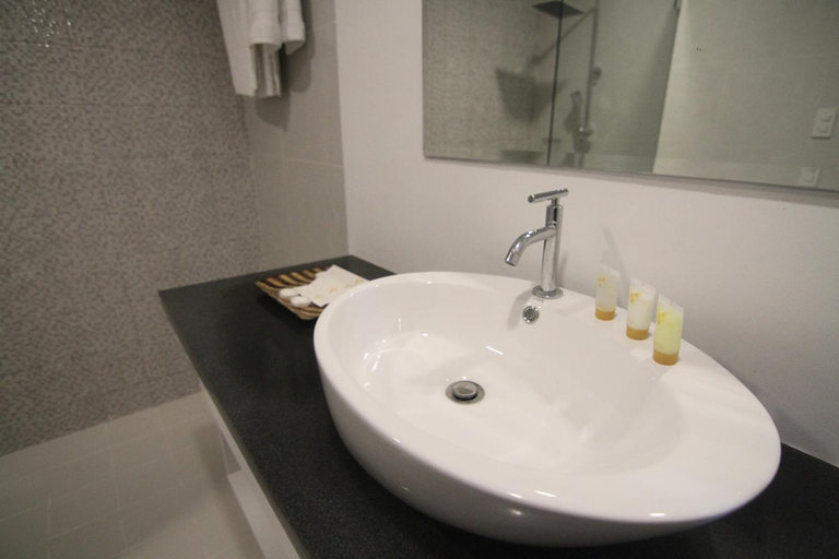 Bathroom 4, Bryan Condo Makati, Makati City