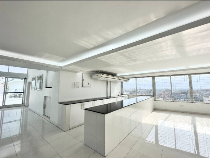 Others 5, 330sqft 3 Modern Stay with Sauna Pool, Dhaka