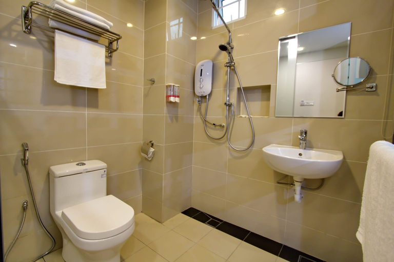 Bathroom 5, Elegant Hotel, Batu Pahat