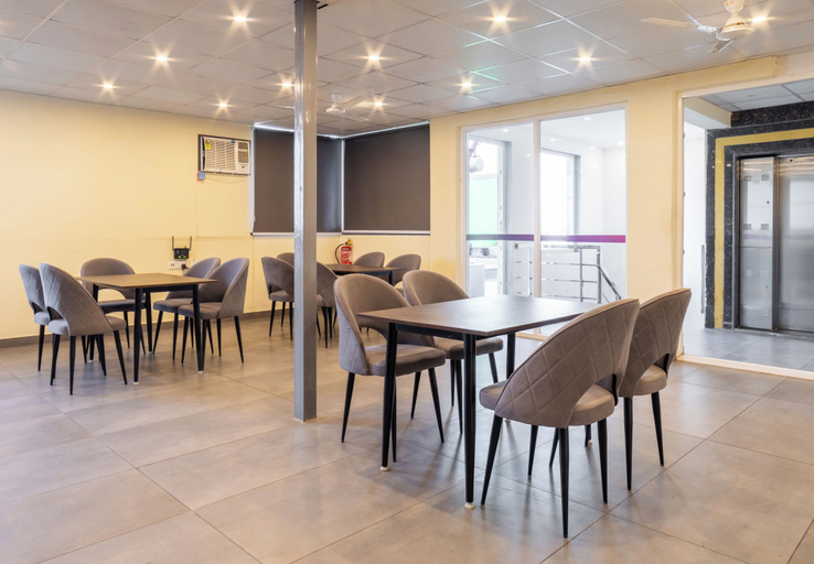 Food & Drinks 5, Housr Sector 38 Gurgaon Medanta Hospital, Gurgaon