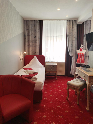 Bedroom, Boulevardhotel Sangerstadt - alle Zimmer klimatisiert, Elbe-Elster