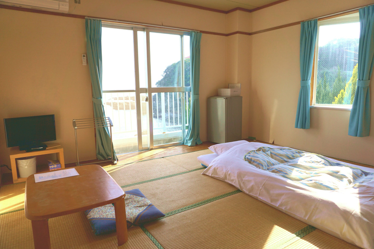 Bedroom 4, Uminooyado, Susami