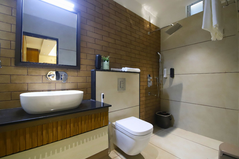 Bathroom 4, Hotel Sanatana, Ujjain
