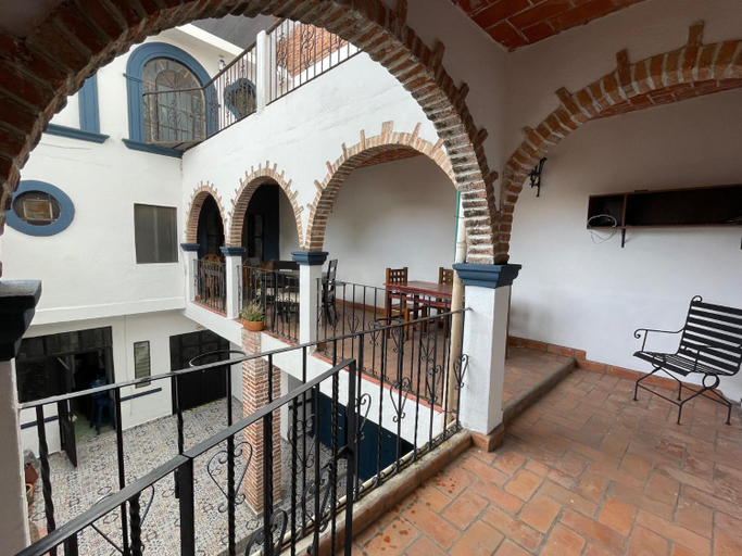 Others 5, Hotel & Hostal Santuario, Allende