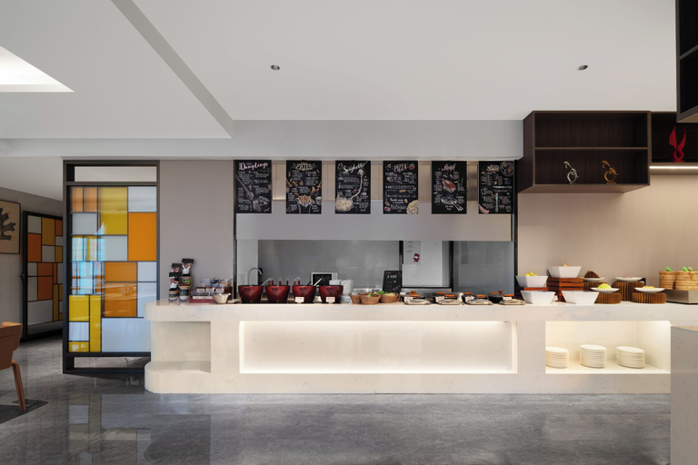 Food & Drinks 5, UrCove by Hyatt Aksu Century Square, Aksu