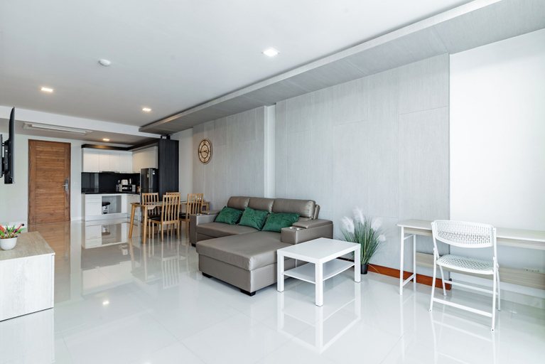 Others 5, Q2 By Villacarte, Pulau Phuket
