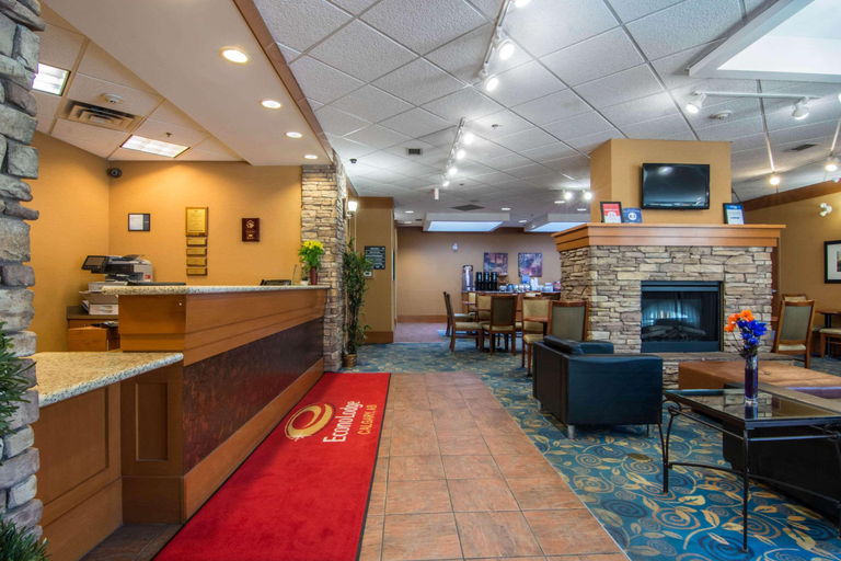 Public Area 3, Econo Lodge Inn & Suites University, Division No. 6