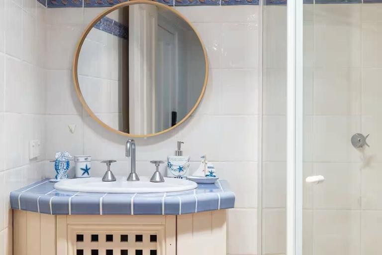 Bathroom 4, King Bed Luxury View - Captains Retreat, Sydney