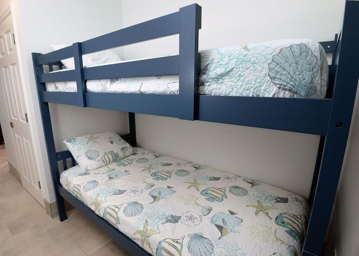 Bedroom 3, Emerald Beach 325, Bay
