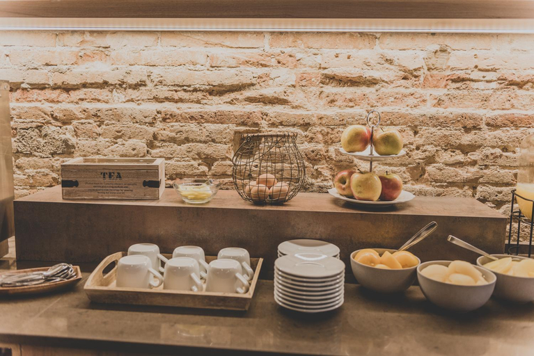 Food & Drinks 5, Hostal Marenostrum, Barcelona
