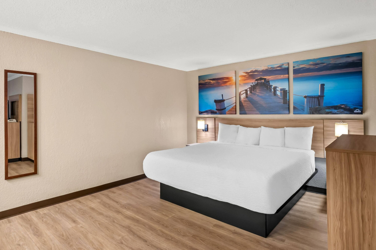 Bedroom 4, Days Inn by Wyndham Whitmore Lake/Ann Arbor/Brighton, Livingston