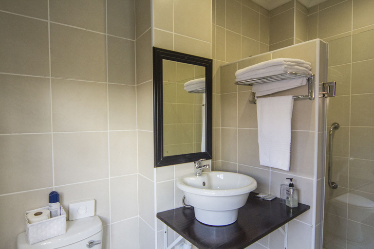 Bathroom 5, Matt's Rest B&B and Self Catering, Umgungundlovu