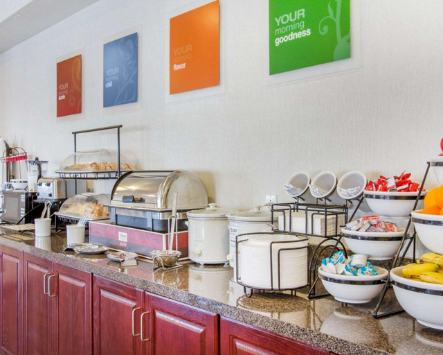 Food & Drinks 5, Comfort Inn Bolivar, Polk