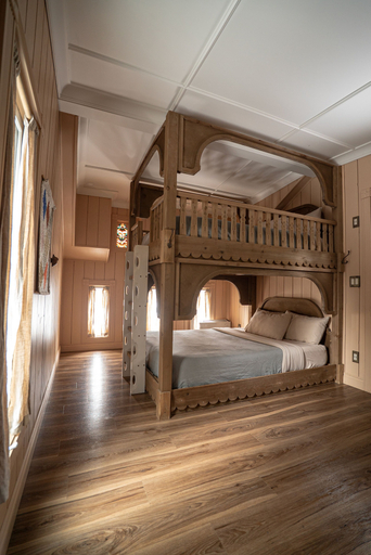 Bedroom 4, Charmed Resorts, Division No. 15