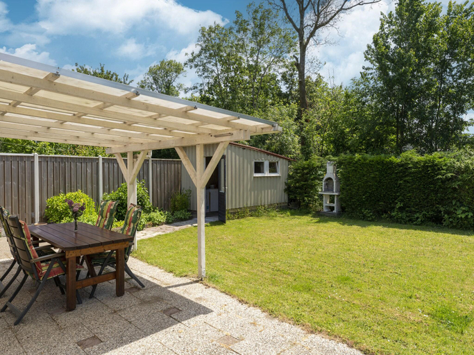 Others 5, Holiday home in Baarland with garden, Borsele