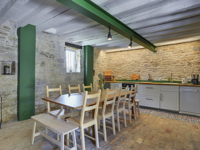Food & Drinks 5, Holiday Home Svetvincenat with Pool, Svetvinčenat