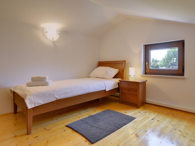 Bedroom 3, Villa in Peroj with Private Pool Near Beach, Bale