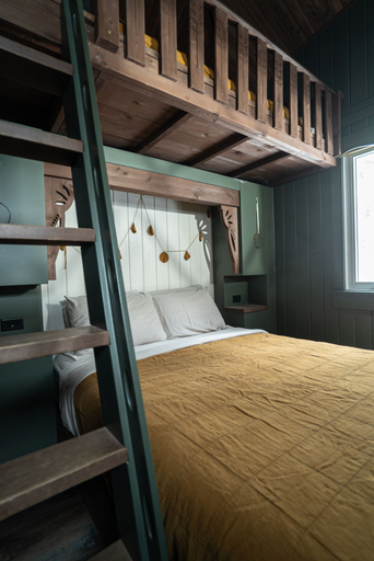 Bedroom 3, Charmed Resorts, Division No. 15