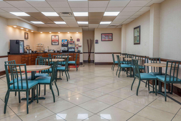 Food & Drinks 5, Econo Lodge Downtown, Jefferson